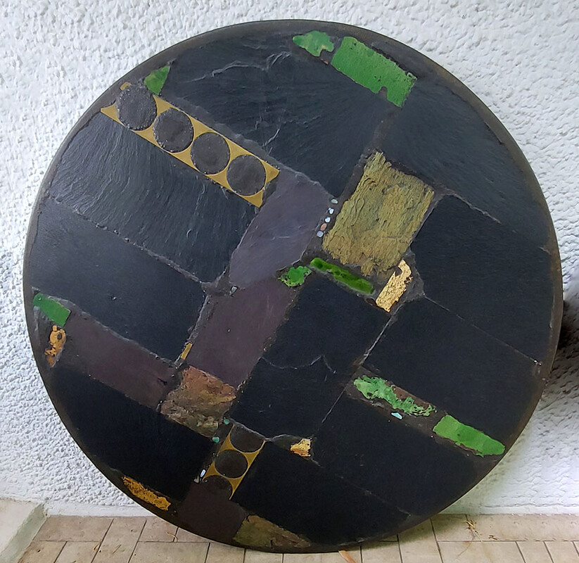 amazing black and green big Kingma coffee table